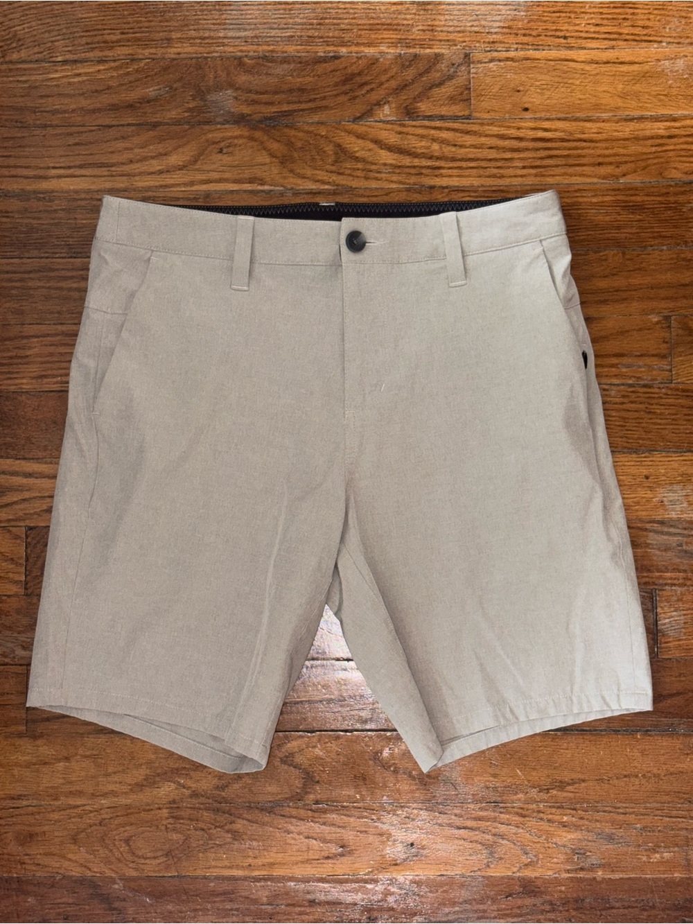 Vuori Aim Shorts Size Mens 30 8.5”